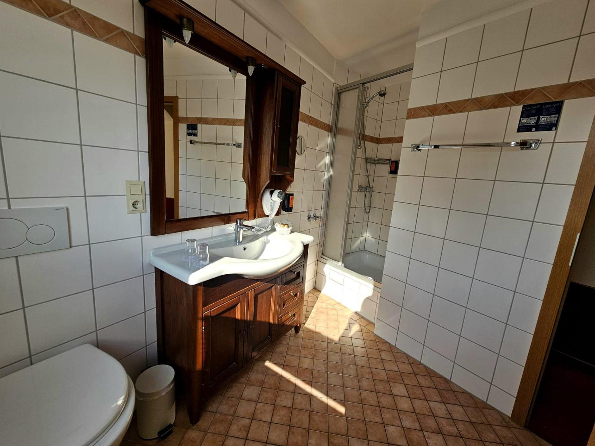 Hotel Ruedesheimer Hof Rüdesheim am Rhein Esterno foto