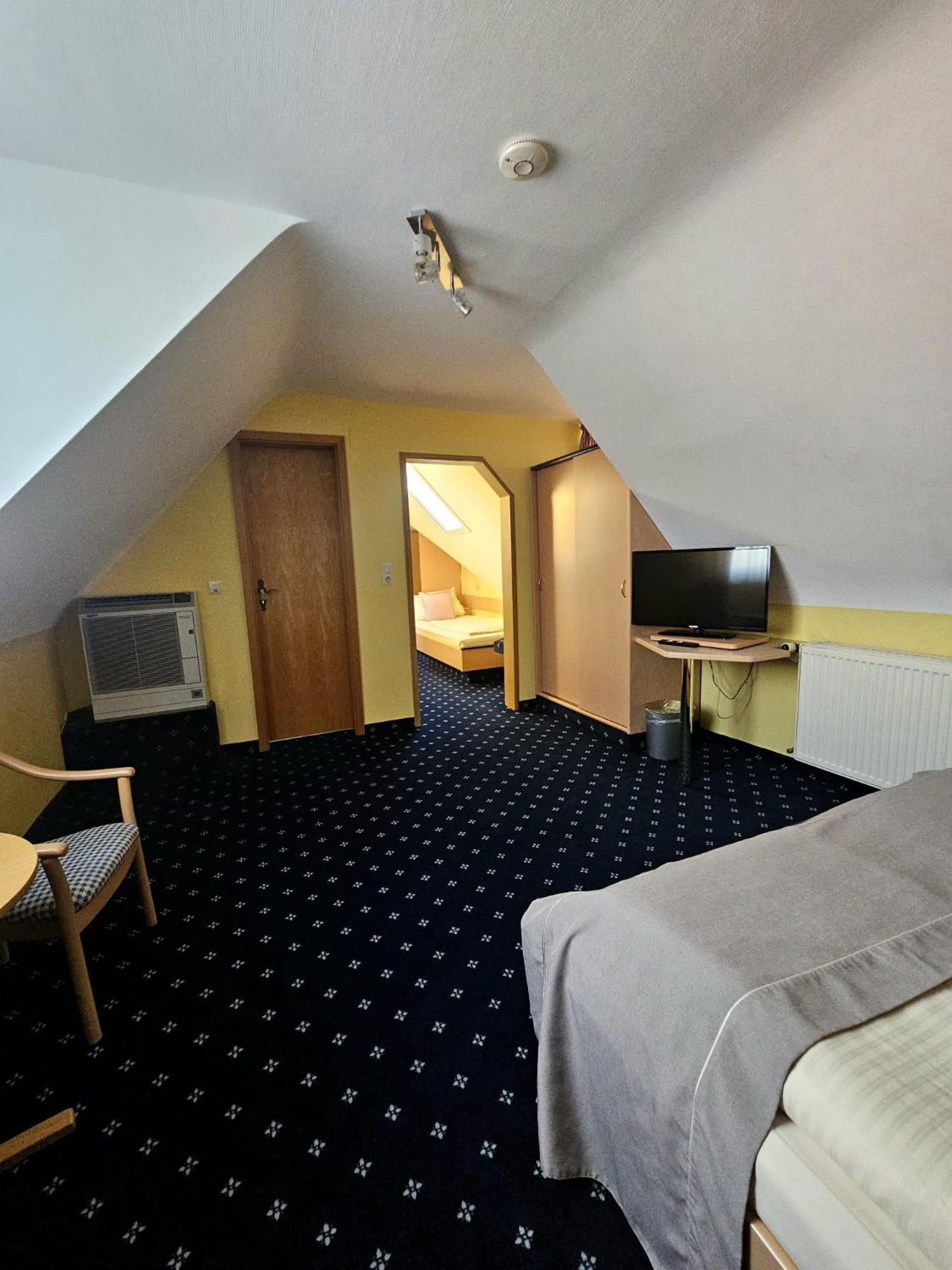 Hotel Ruedesheimer Hof Rüdesheim am Rhein Esterno foto