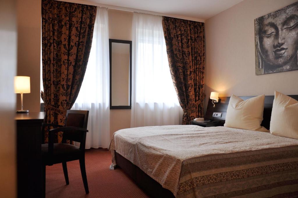 Hotel Ruedesheimer Hof Rüdesheim am Rhein Esterno foto
